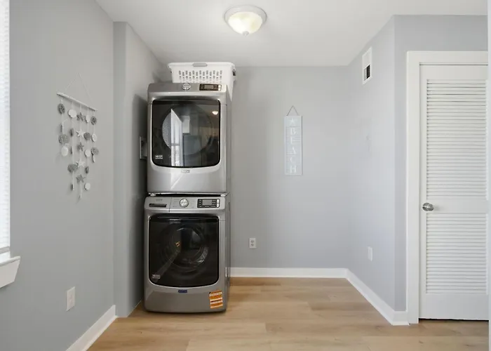 Dollar 30 Holiday home